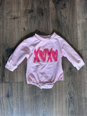 Infant pink XOXO bubble romper 3-6m